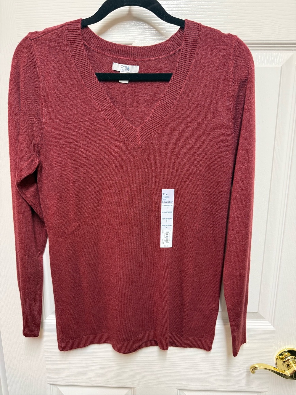 NWT Croft & Barrow Extra Soft Rust Red V Neck Sweater S